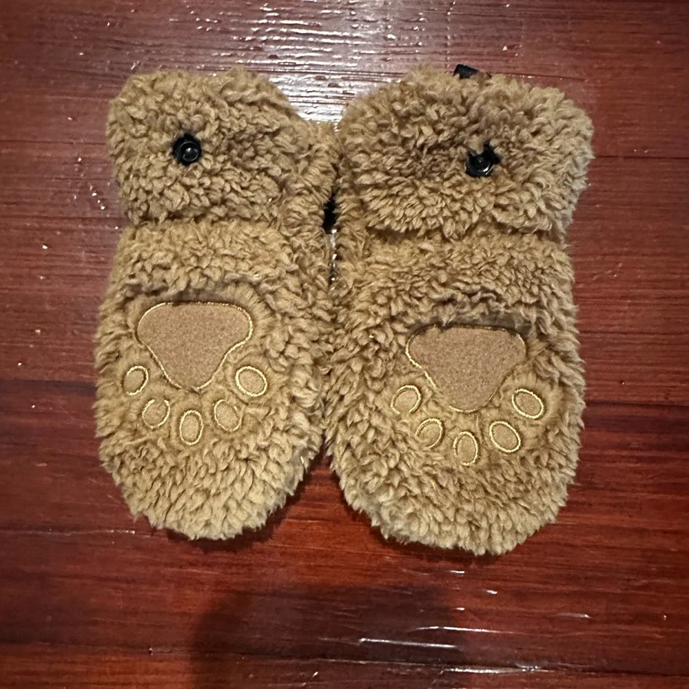 The North Face Kids Plush Mittens in Brown